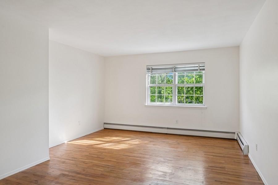 Single Family Oak Hill  Suffolk County, NY 11754, MLS-860225-23