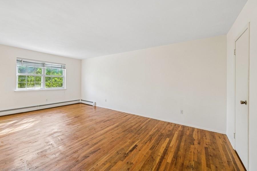 Single Family Oak Hill  Suffolk County, NY 11754, MLS-860225-25