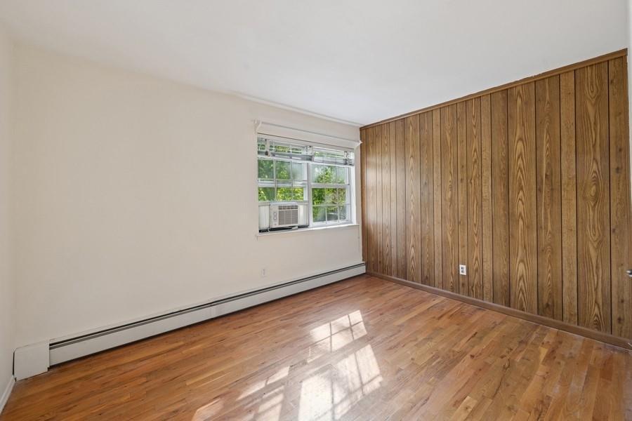 Single Family Oak Hill  Suffolk County, NY 11754, MLS-860225-30