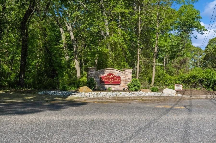 Single Family Oak Hill  Suffolk County, NY 11754, MLS-860225-37