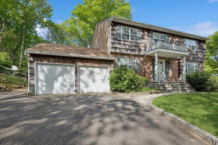 Single Family Oak Hill  Suffolk County, NY 11754, MLS-860225-4