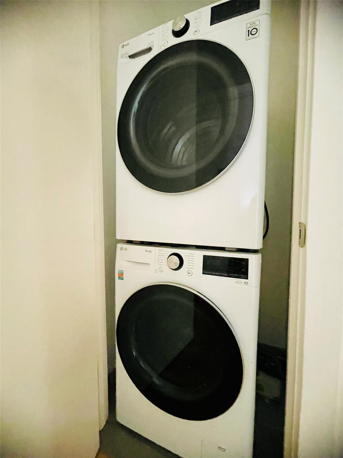 Condo 35th  Queens, NY 11354, MLS-860248-13