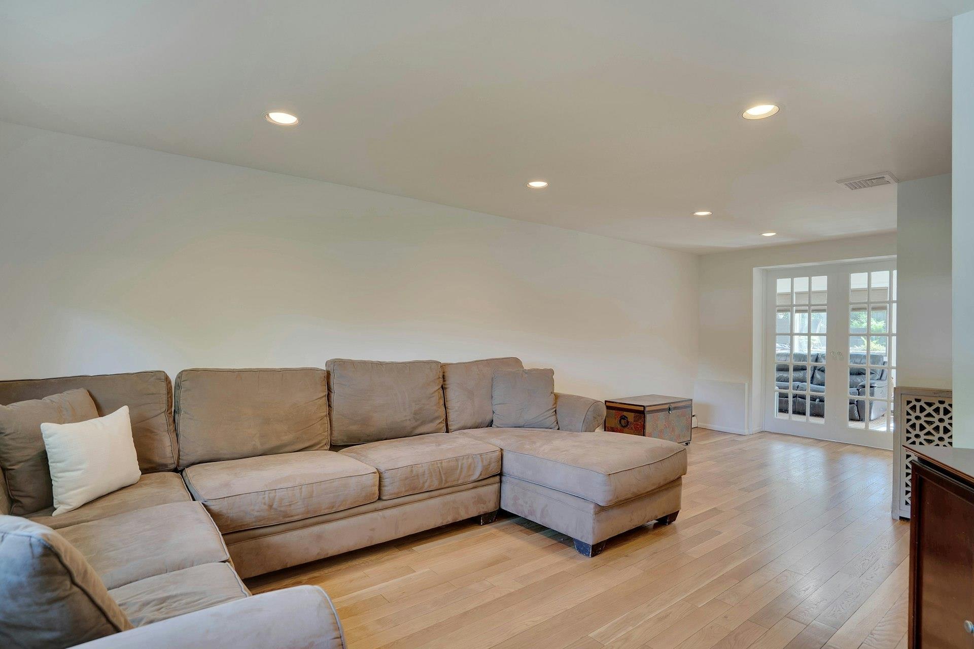 Single Family Harvard  Suffolk County, NY 11725, MLS-860250-25