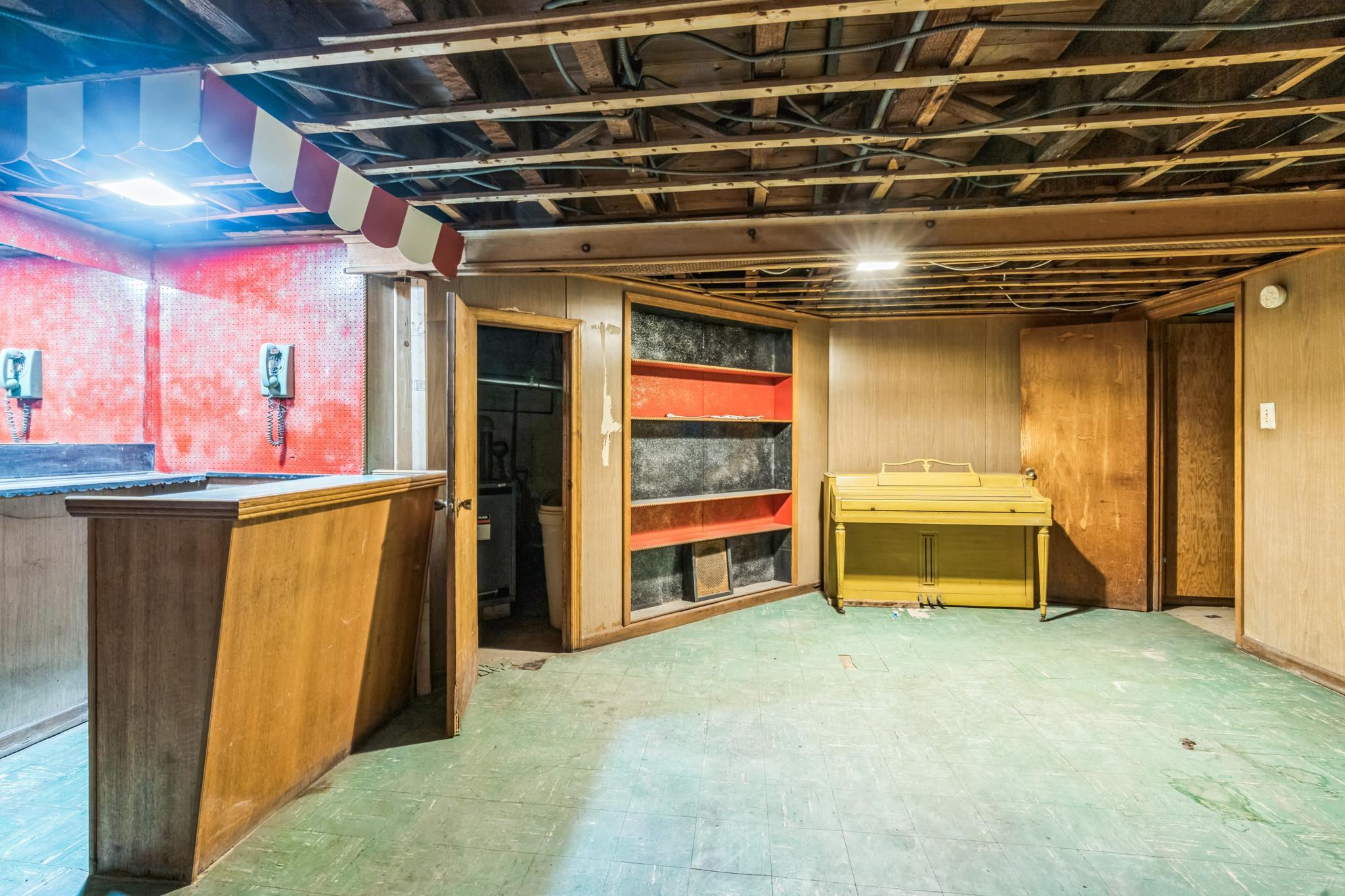 Single Family Selover  Queens, NY 11434, MLS-860271-25