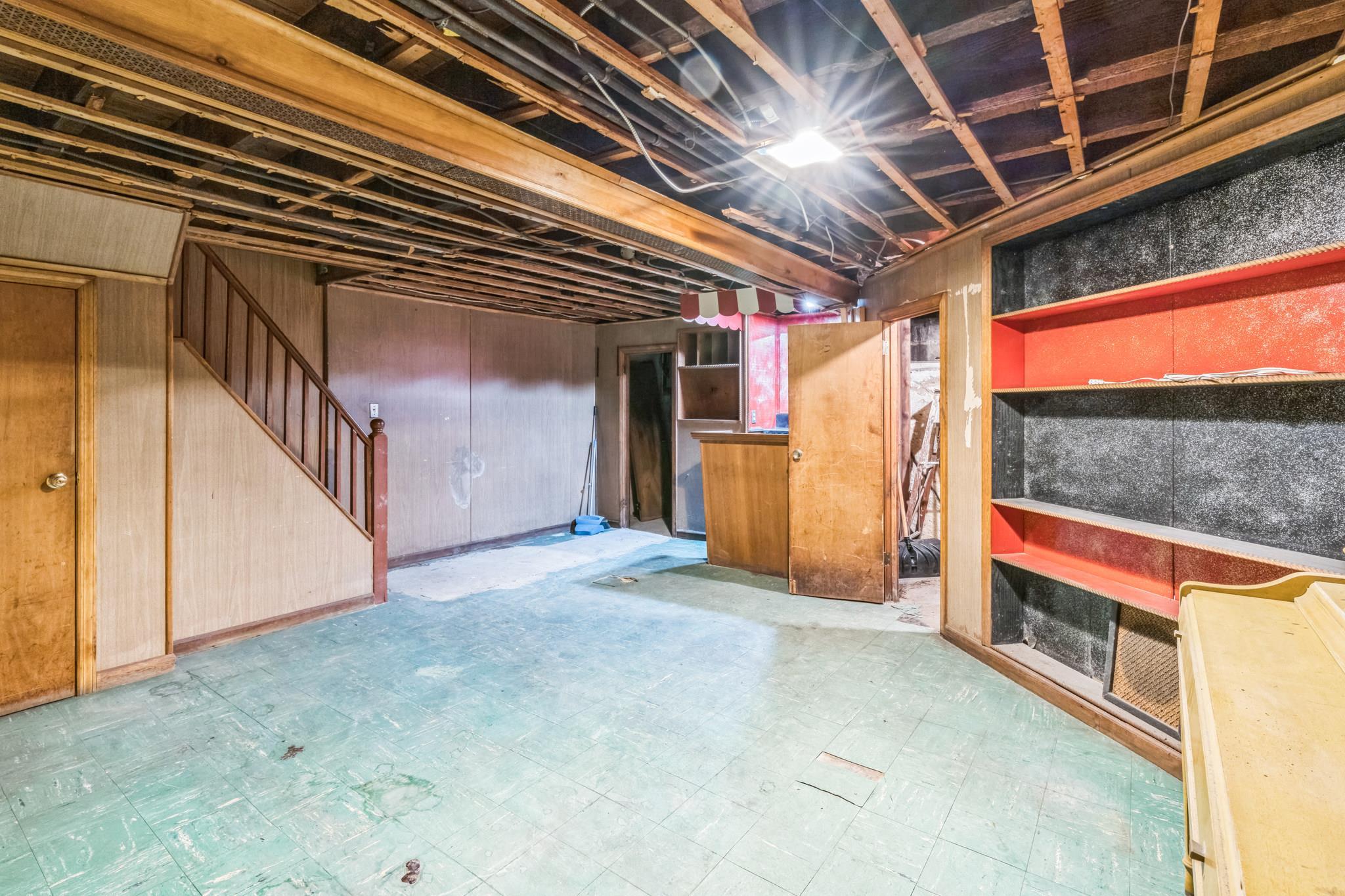 Single Family Selover  Queens, NY 11434, MLS-860271-29