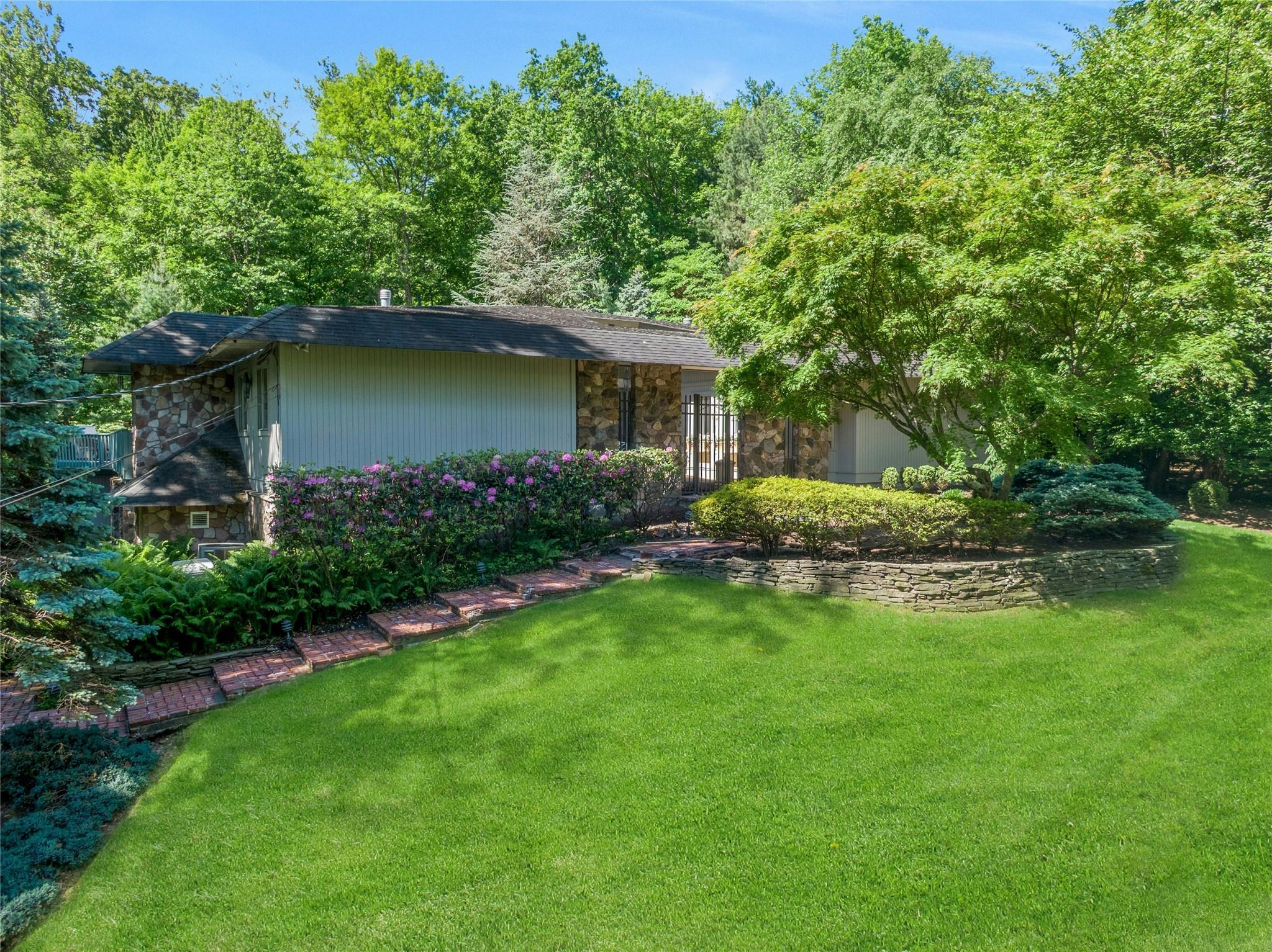 Single Family Wagon Wheel  Rockland County, NY 10956, MLS-860275-2