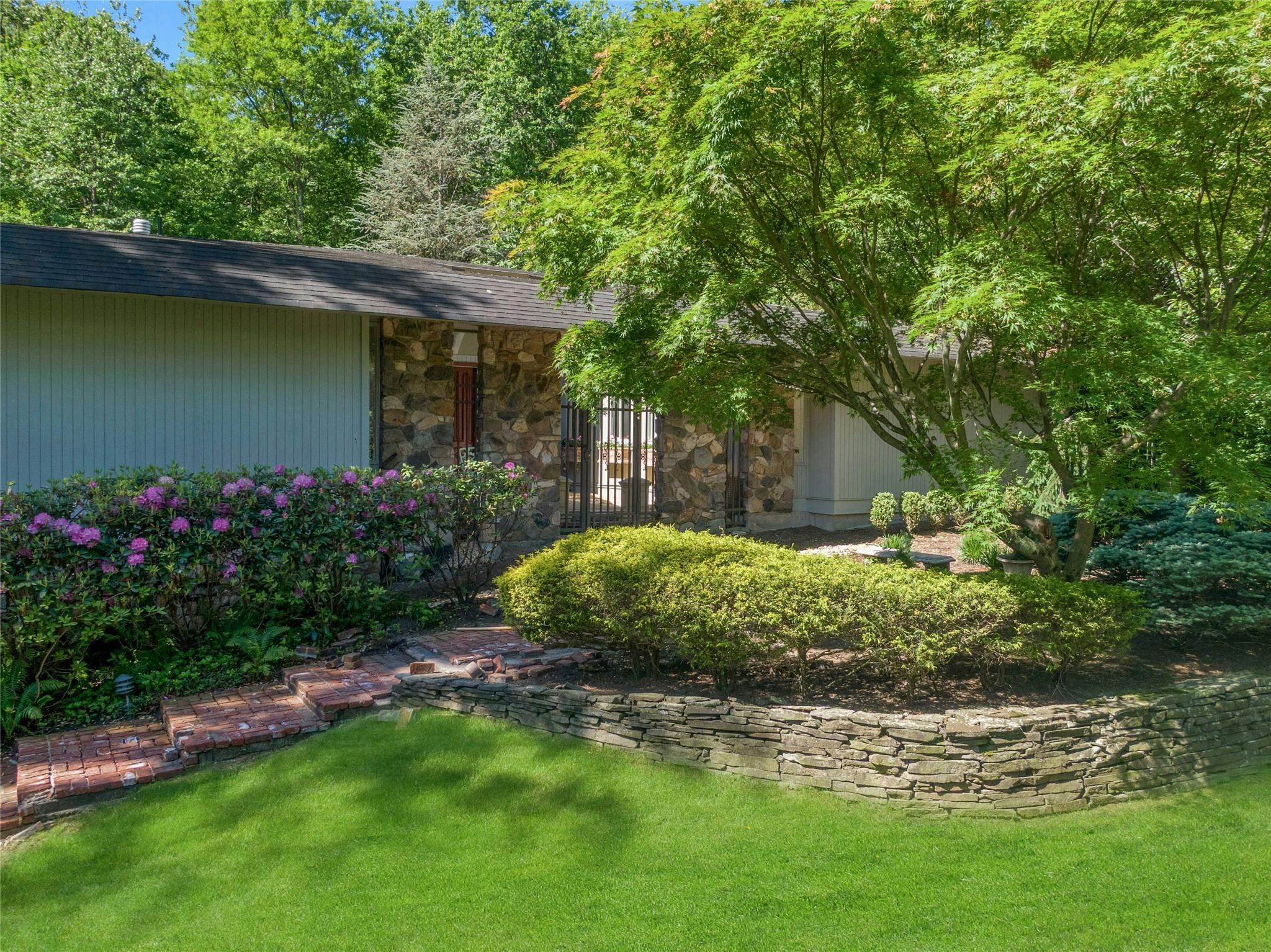 Single Family Wagon Wheel  Rockland County, NY 10956, MLS-860275-44