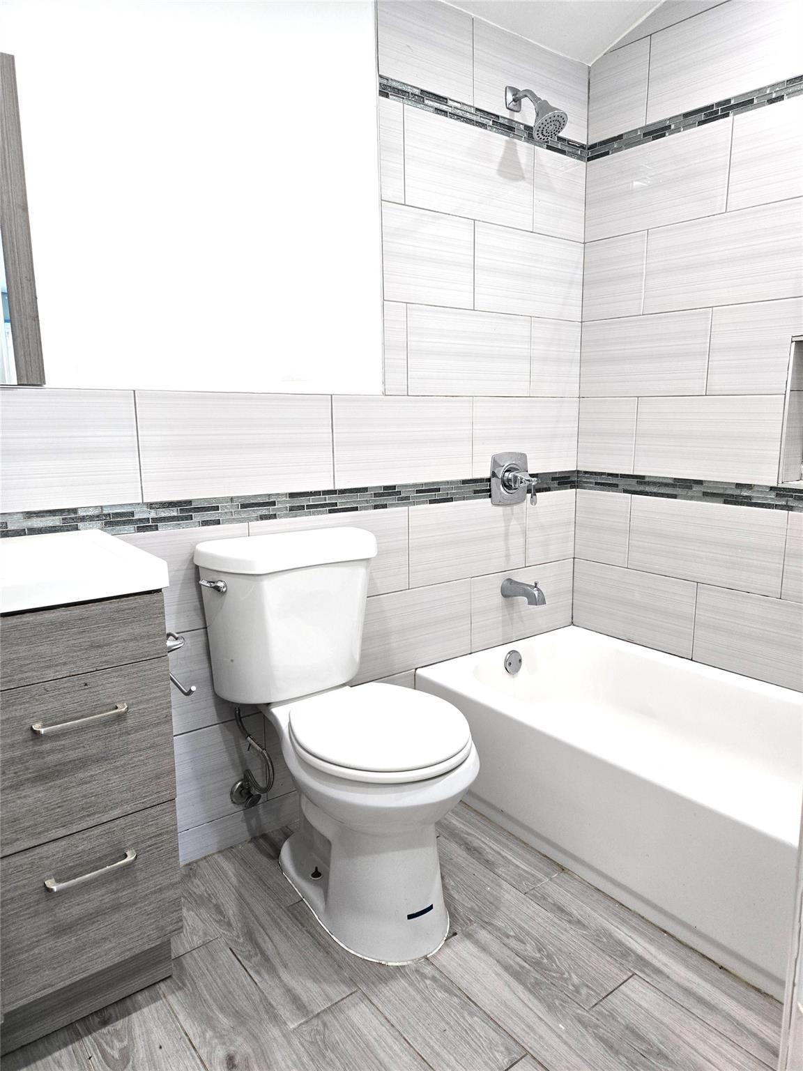 Single Family 145th Avenue  Queens, NY 11413, MLS-860276-23
