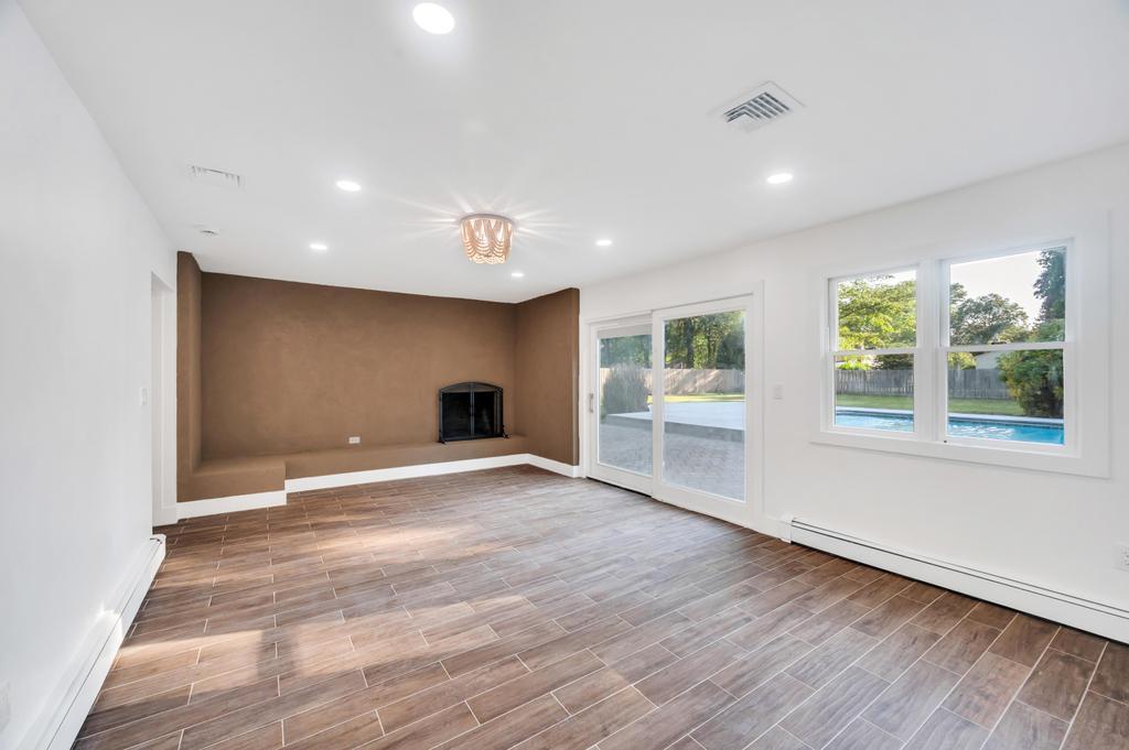 Single Family Gildare  Suffolk County, NY 11731, MLS-860289-28