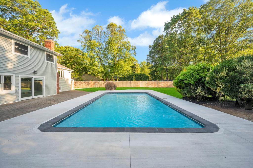 Single Family Gildare  Suffolk County, NY 11731, MLS-860289-4