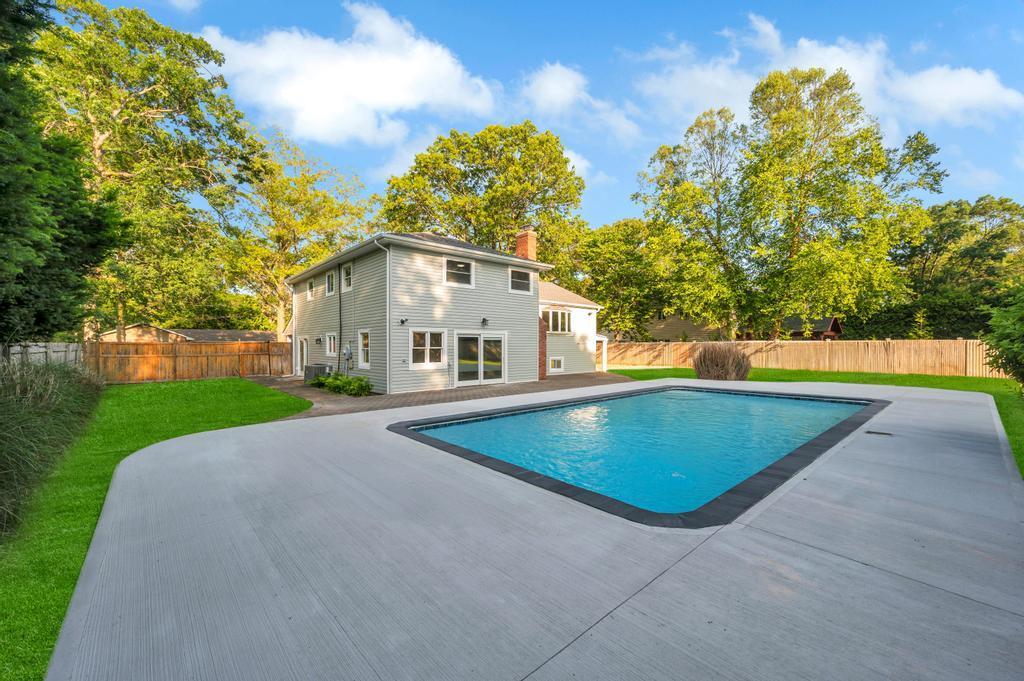 Single Family Gildare  Suffolk County, NY 11731, MLS-860289-6