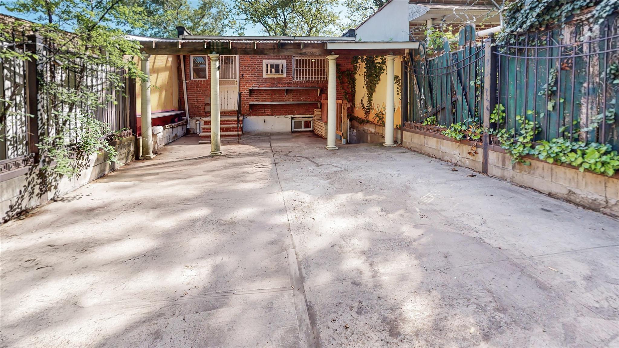 Single Family 54 Ave  Queens, NY 11378, MLS-860290-16