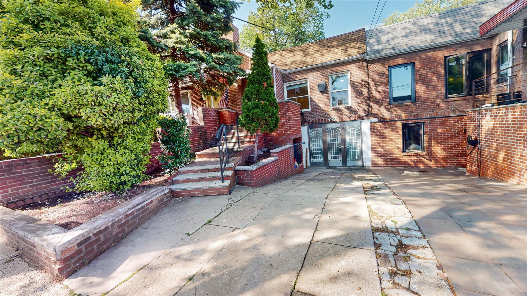 Single Family 54 Ave  Queens, NY 11378, MLS-860290-17