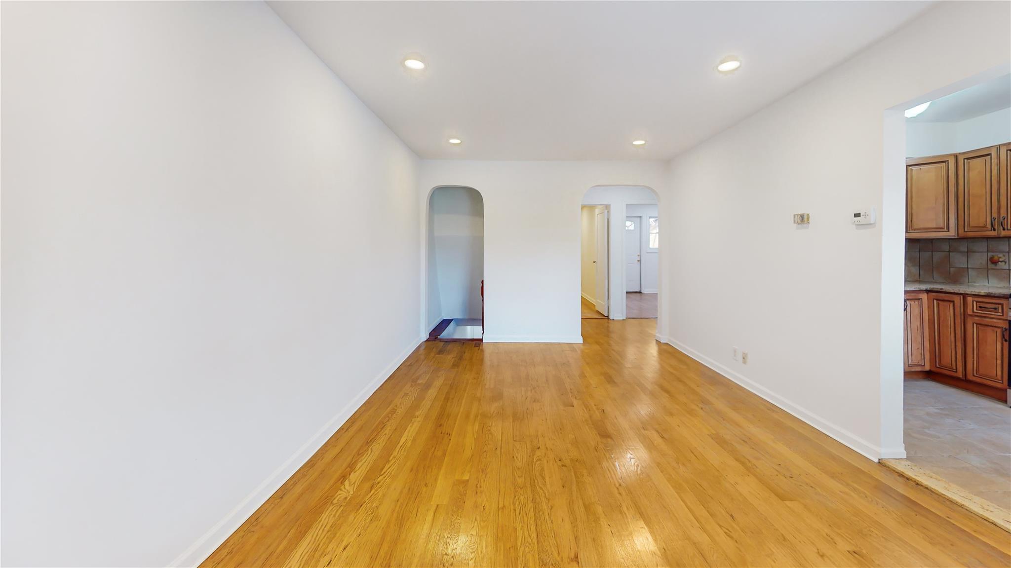 Single Family 54 Ave  Queens, NY 11378, MLS-860290-4