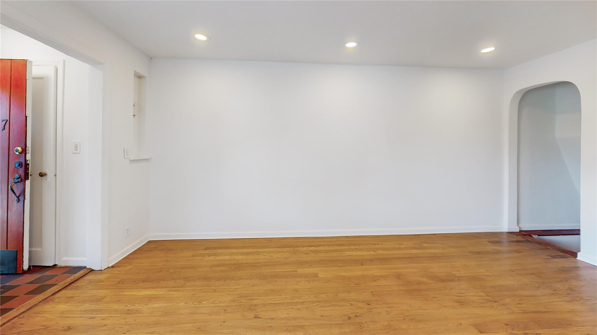 Single Family 54 Ave  Queens, NY 11378, MLS-860290-6