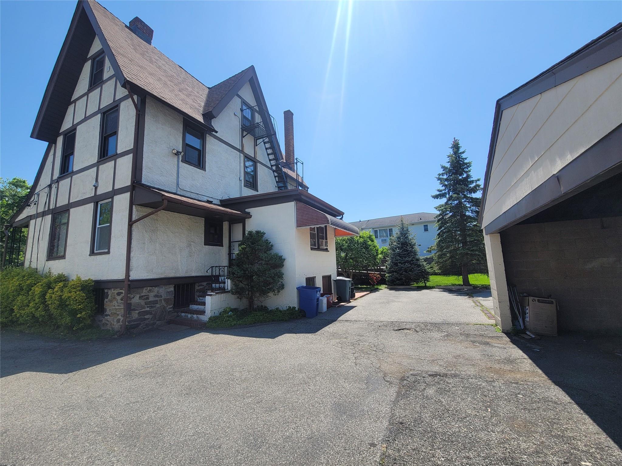 Single Family Longview  Westchester County, NY 10605, MLS-860303-8