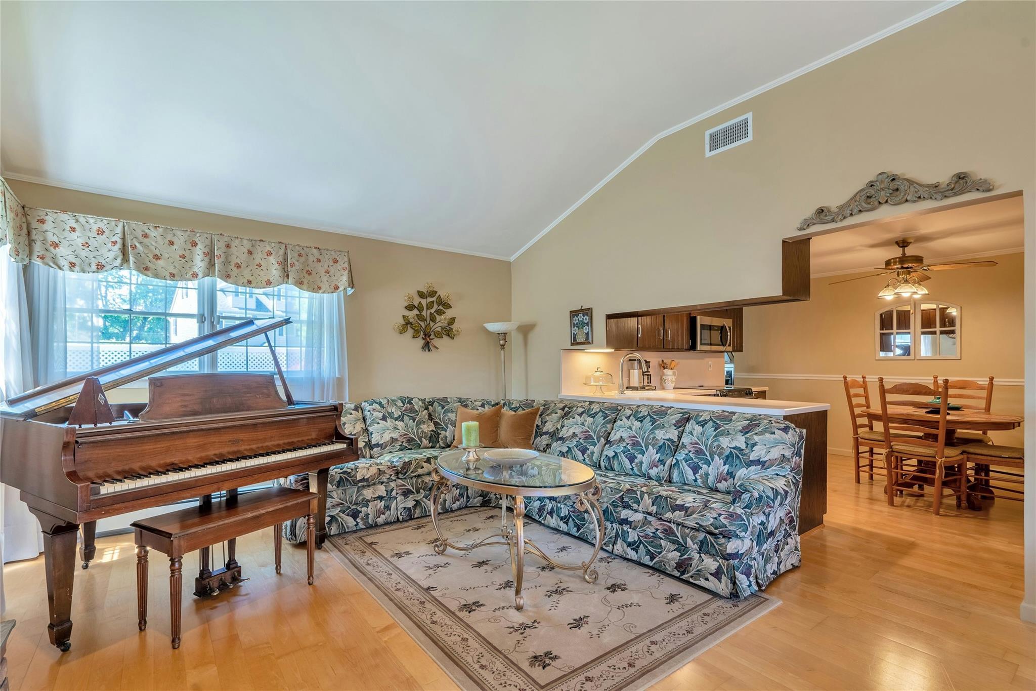 Single Family Argyle  Nassau County, NY 11758, MLS-860307-10