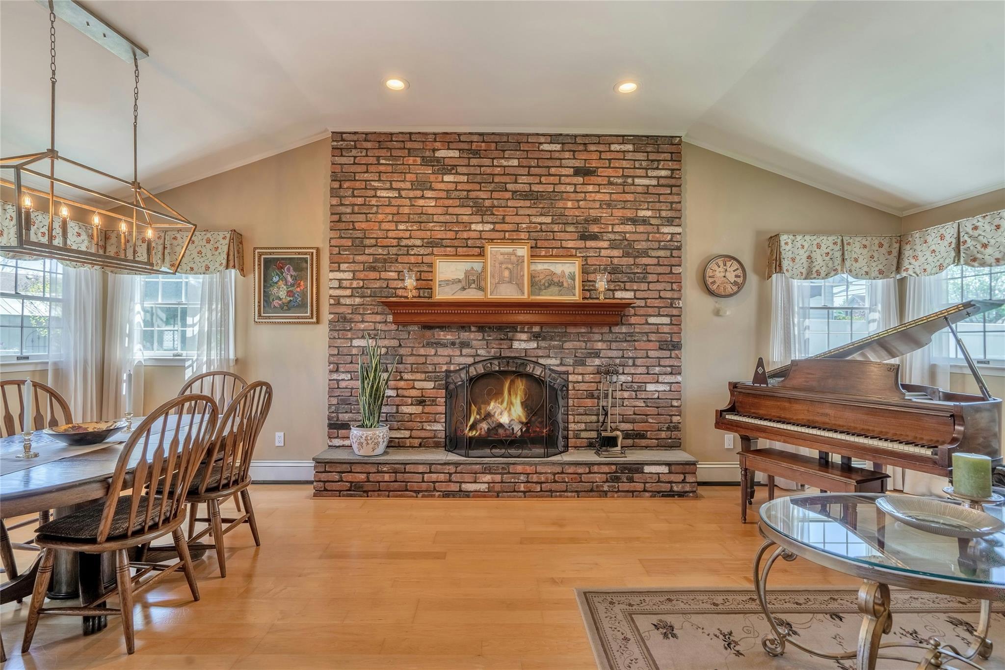 Single Family Argyle  Nassau County, NY 11758, MLS-860307-8