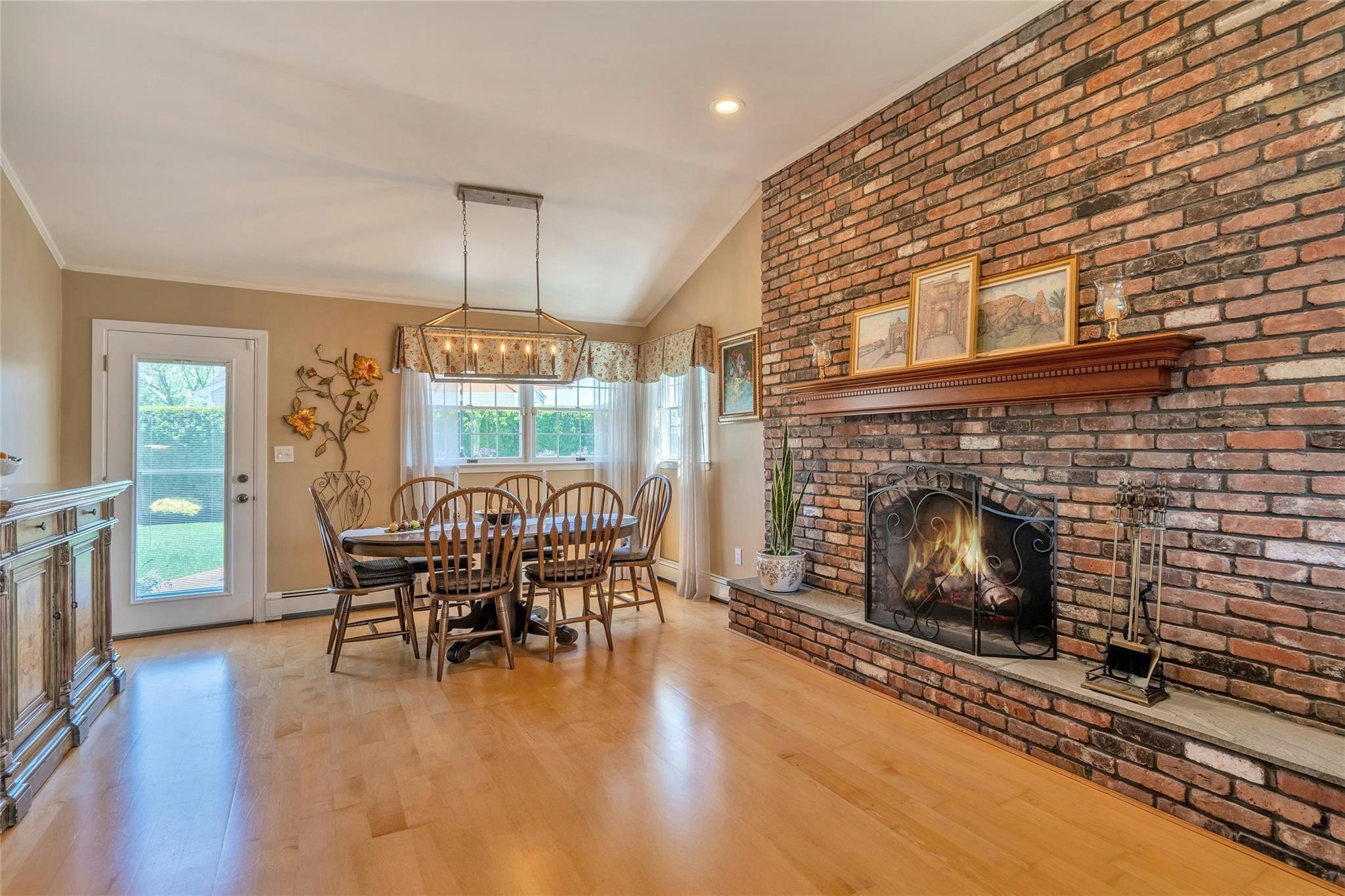 Single Family Argyle  Nassau County, NY 11758, MLS-860307-9