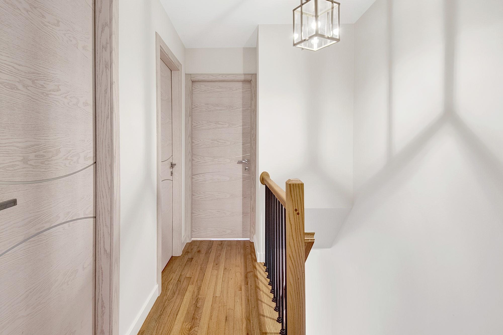 Single Family Valles  Bronx, NY 10471, MLS-860317-13