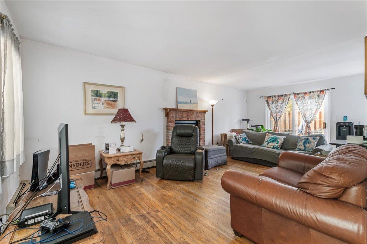 Single Family Shore  Suffolk County, NY 11946, MLS-860338-3