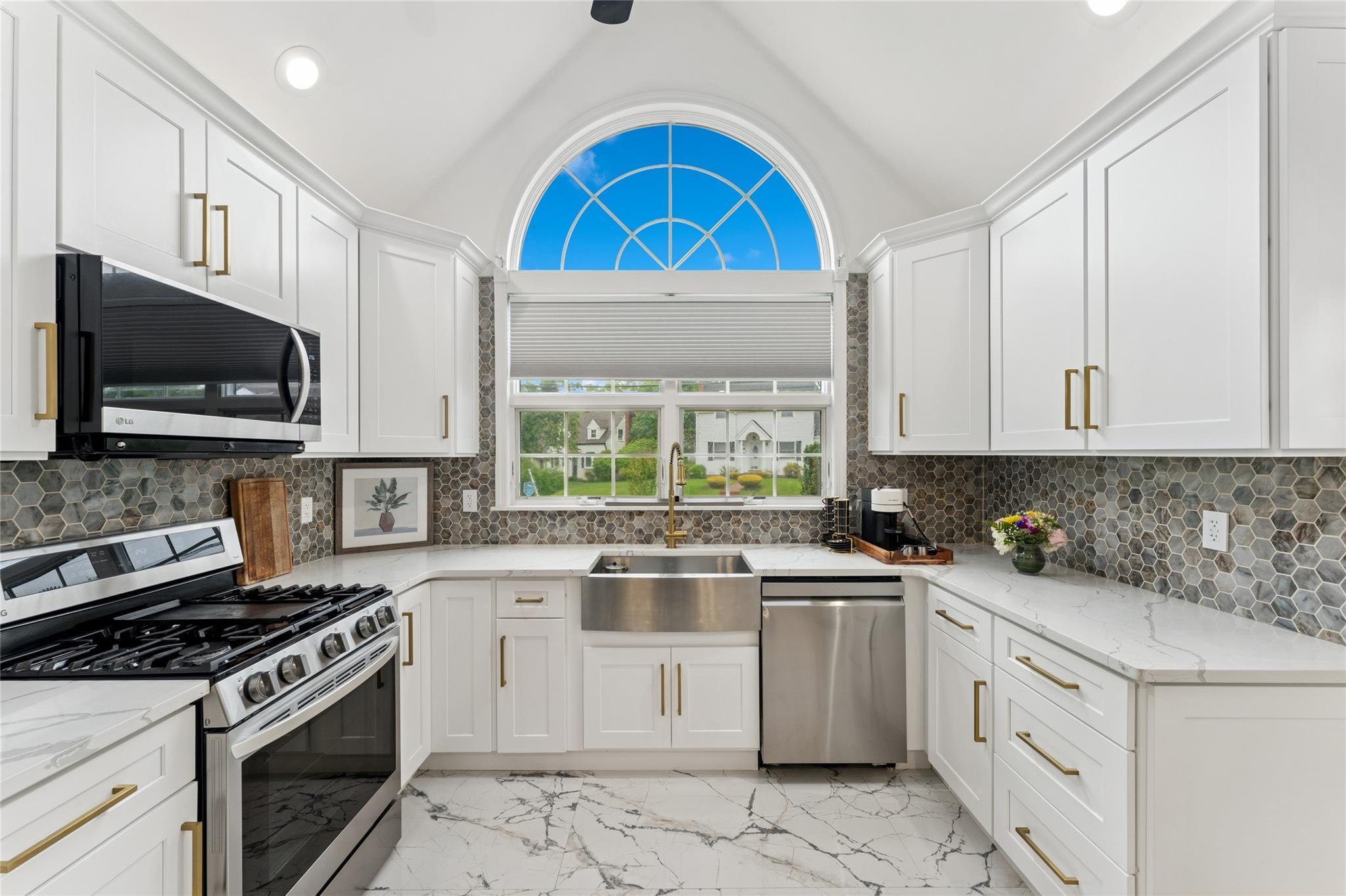 Single Family The Fenway  Nassau County, NY 11510, MLS-860345-5