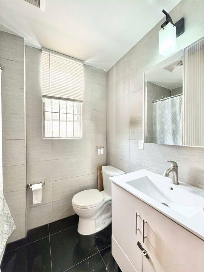 Single Family 69 St  Queens, NY 11377, MLS-860347-4