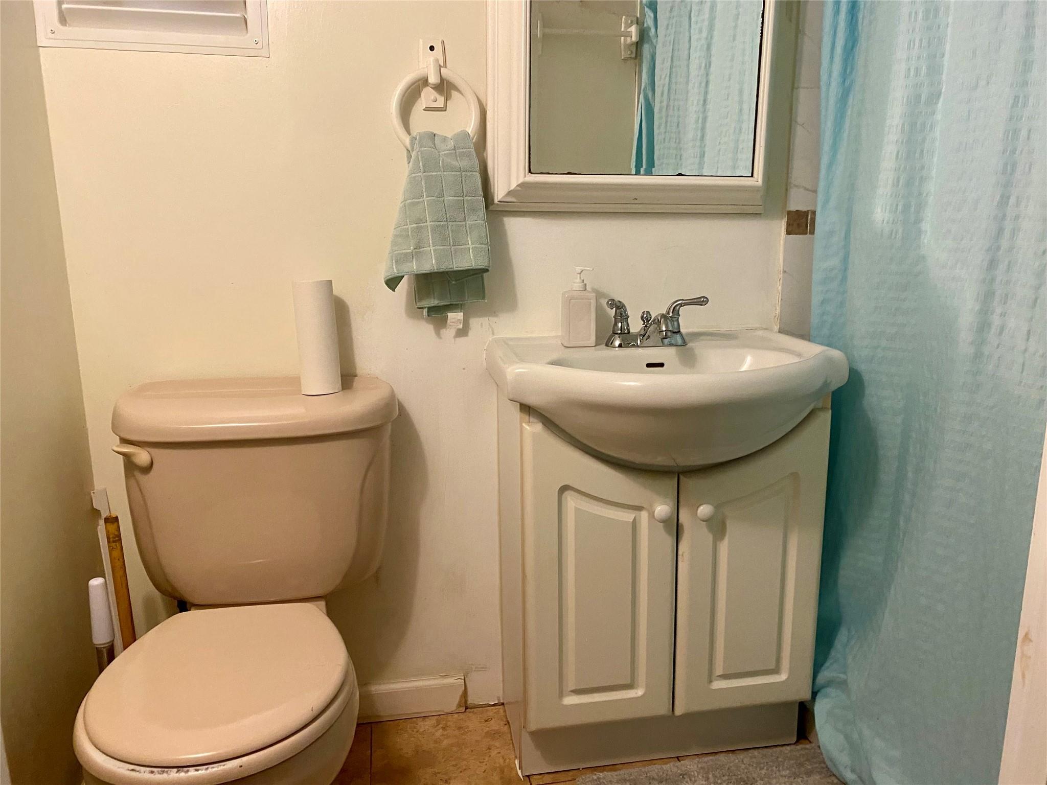 Single Family Beech  Nassau County, NY 11580, MLS-860349-4
