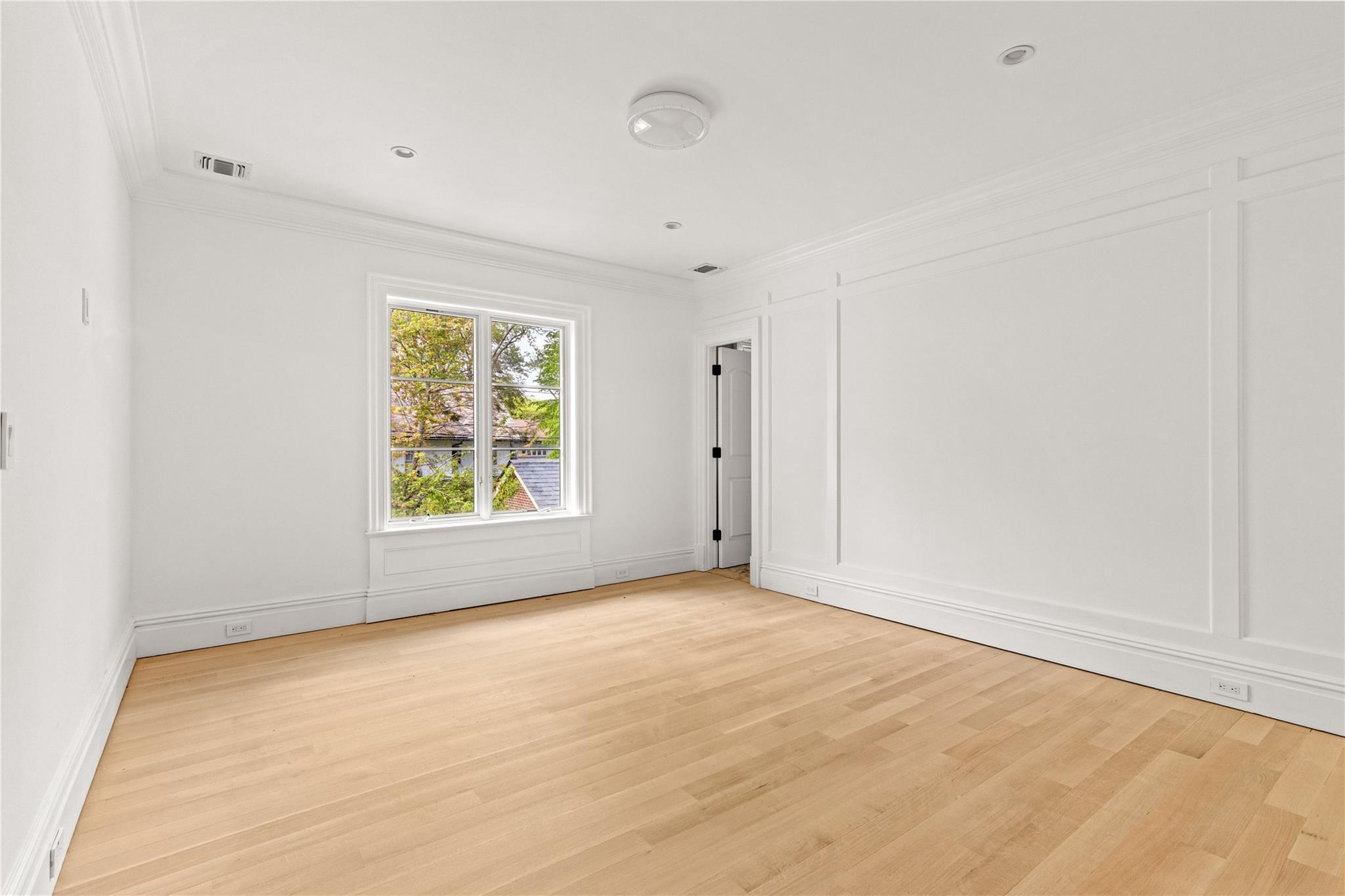 Single Family Beverly Rd  Nassau County, NY 11021, MLS-860378-28
