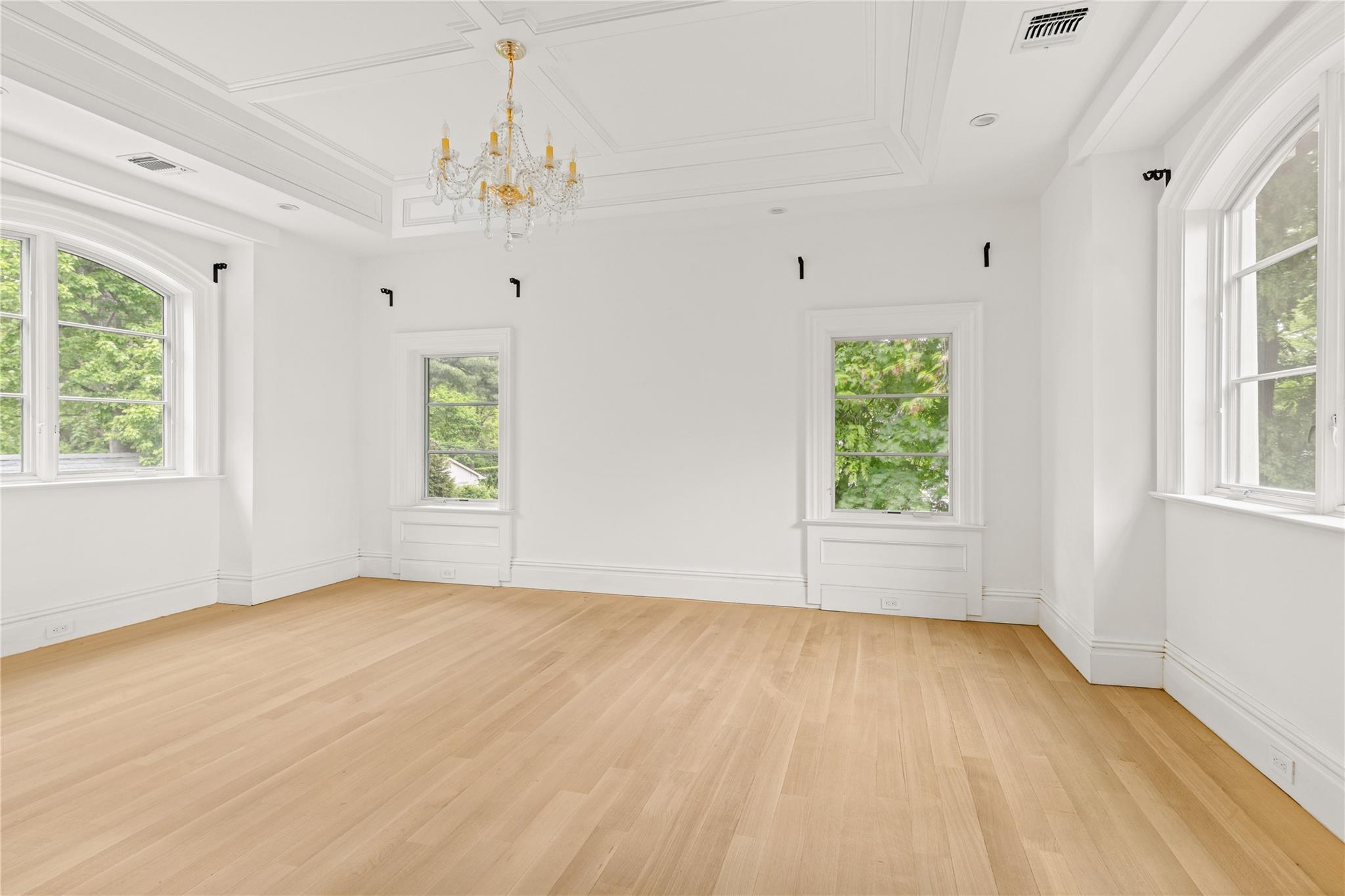 Single Family Beverly Rd  Nassau County, NY 11021, MLS-860378-30