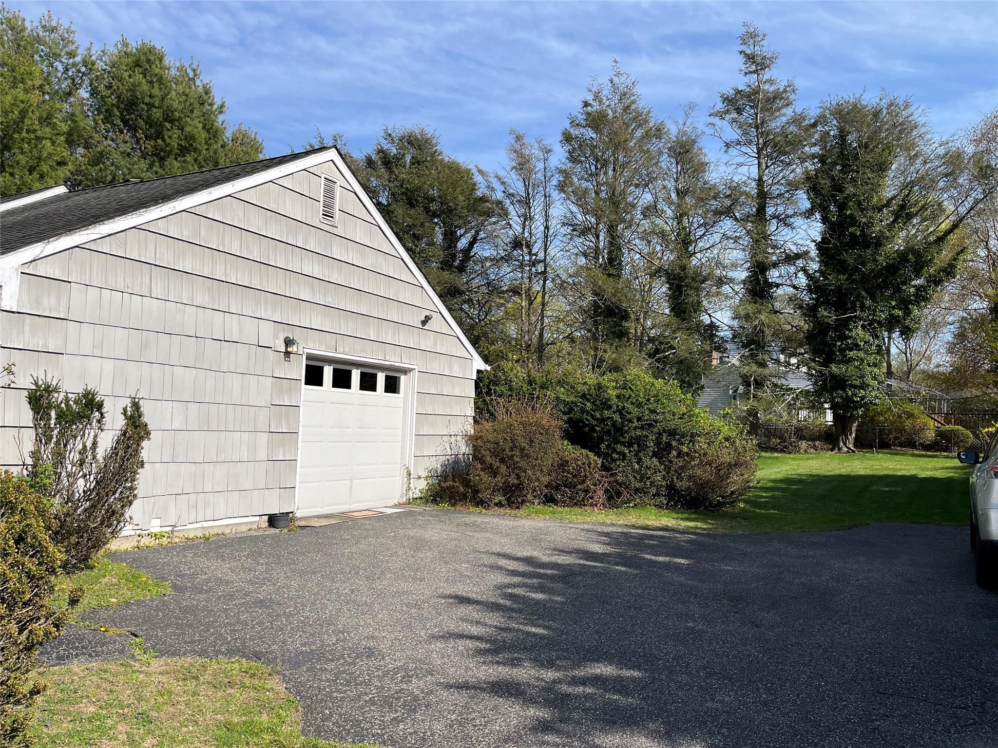 Single Family Acorn  Suffolk County, NY 11790, MLS-860384-16