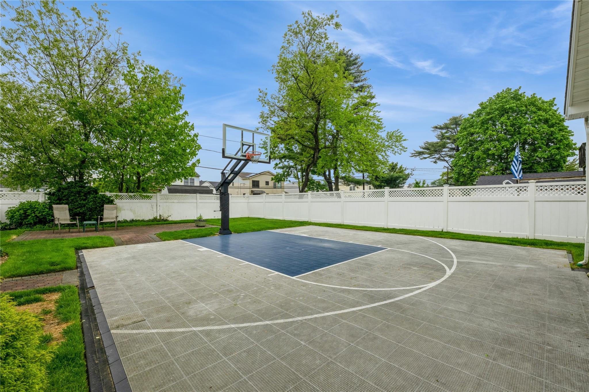 Single Family Garden  Nassau County, NY 11801, MLS-860386-35