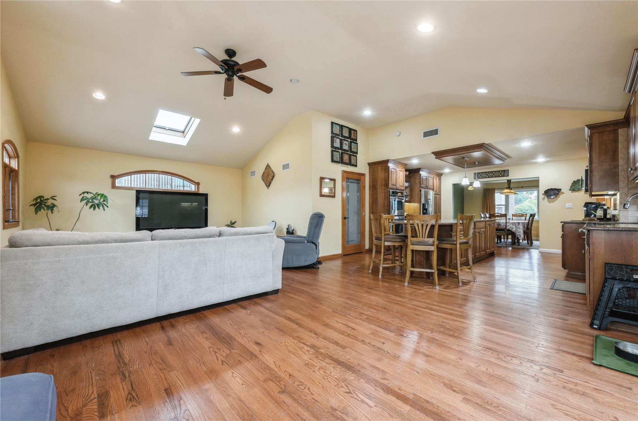 Single Family Garden  Nassau County, NY 11801, MLS-860386-6