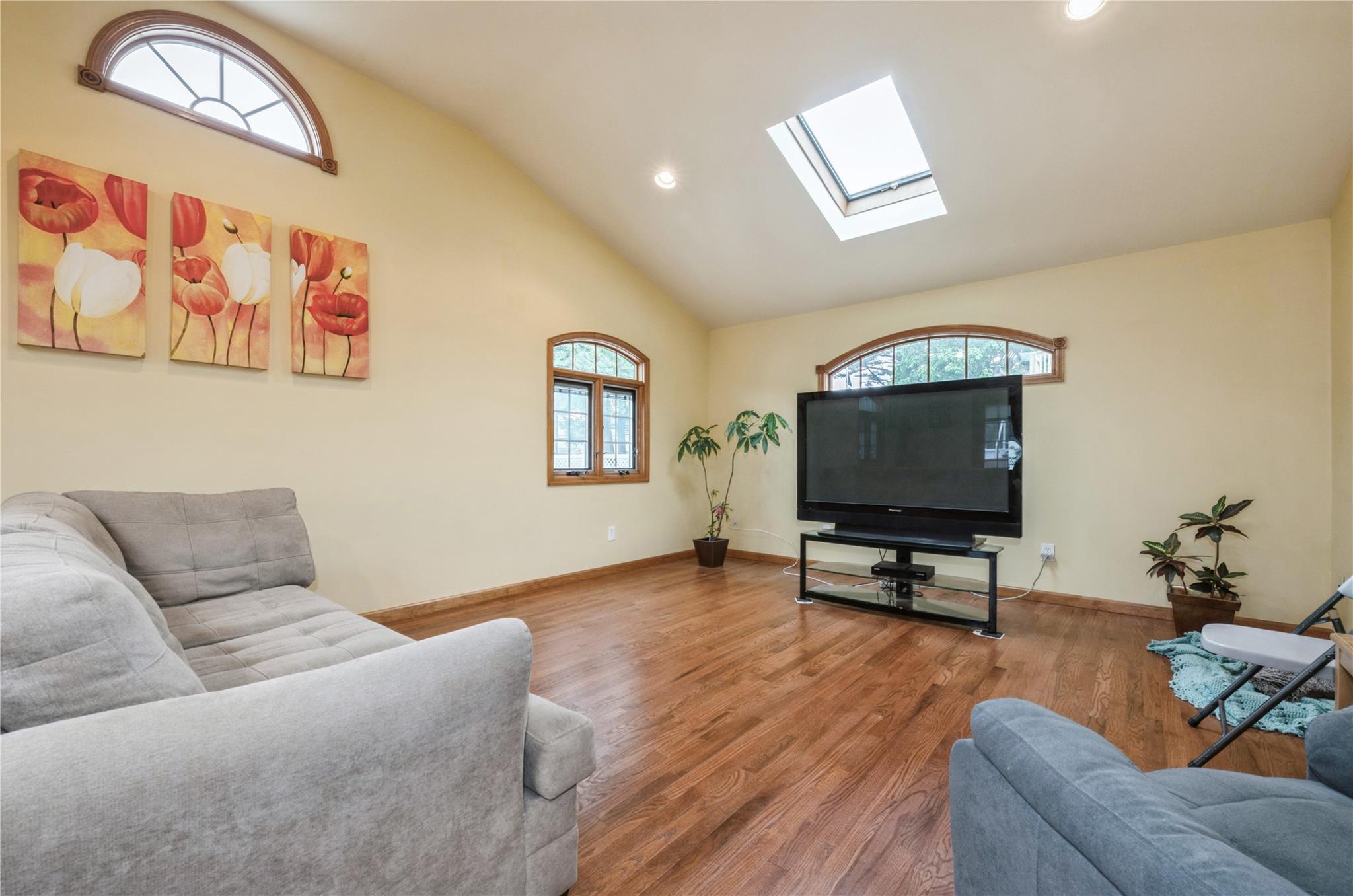 Single Family Garden  Nassau County, NY 11801, MLS-860386-8