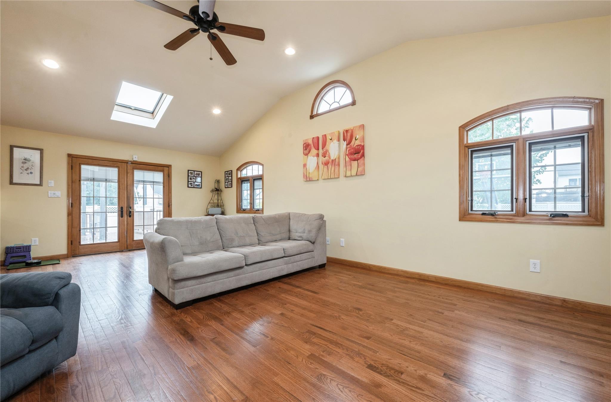 Single Family Garden  Nassau County, NY 11801, MLS-860386-9