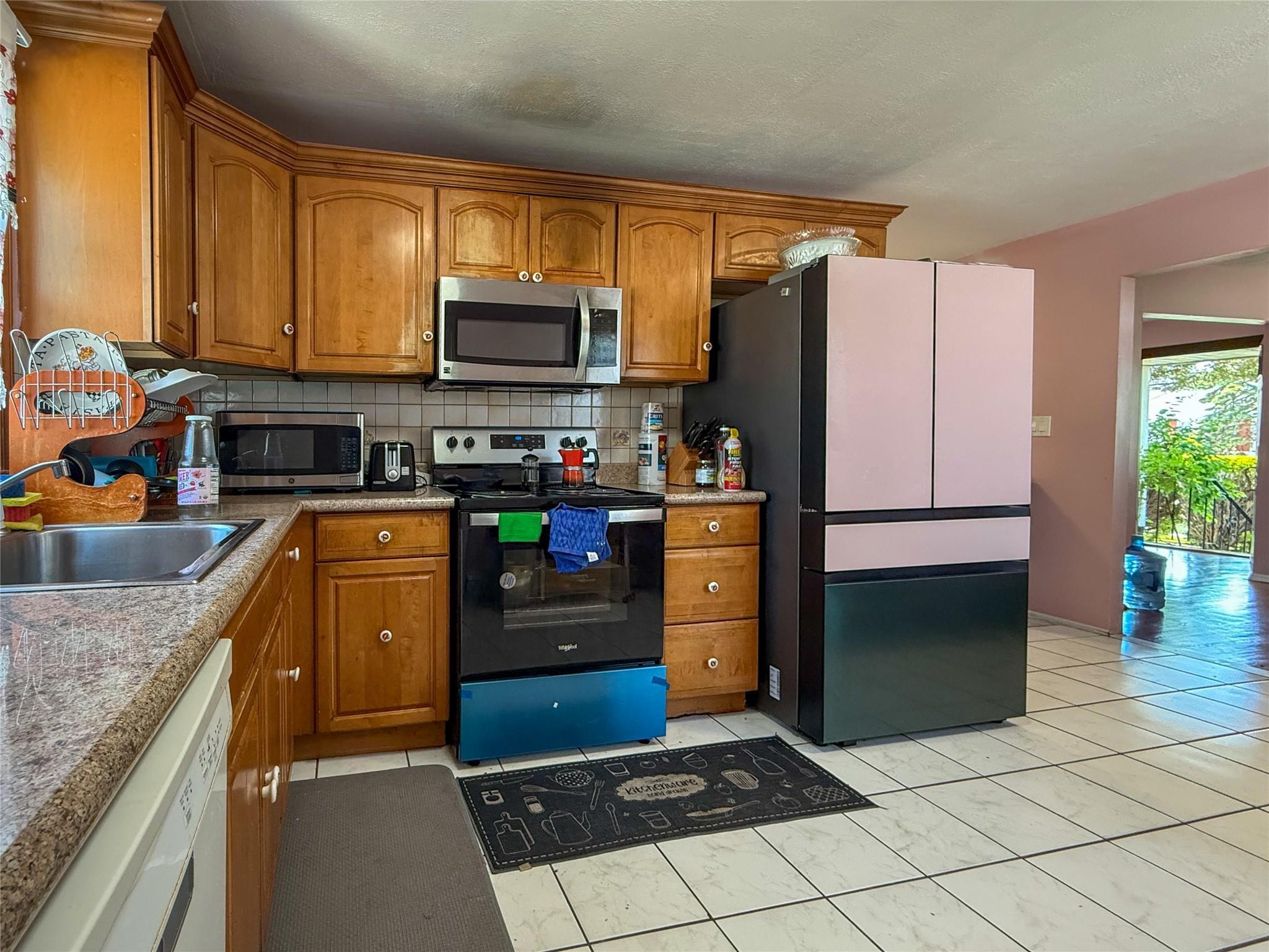 Single Family Palmer  Nassau County, NY 11580, MLS-860433-5