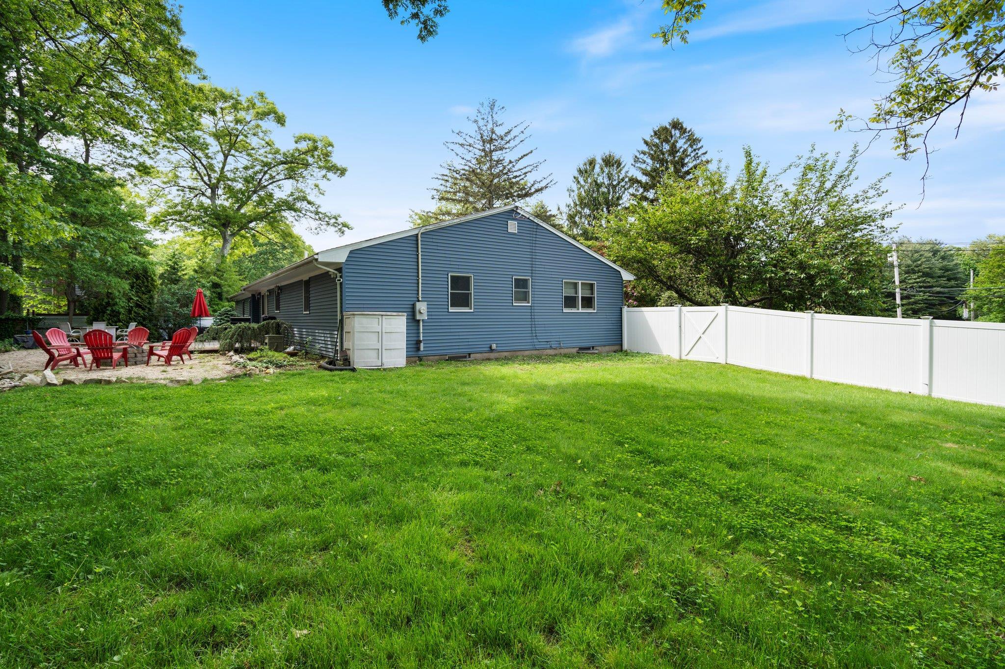Single Family Canterbury  Suffolk County, NY 11733, MLS-860440-37