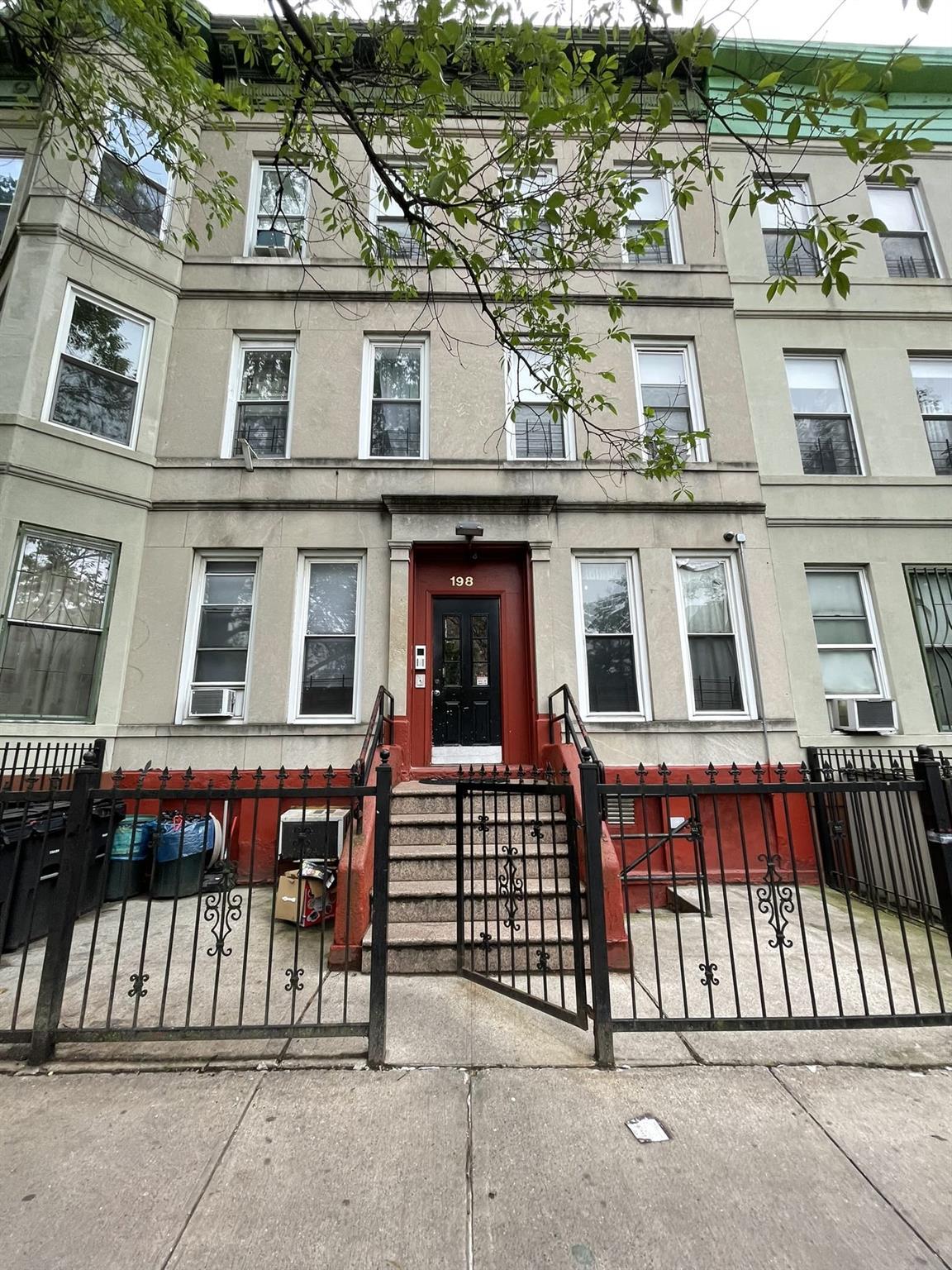 Commercial Sale Hull  Brooklyn, NY 11233, MLS-860461-2