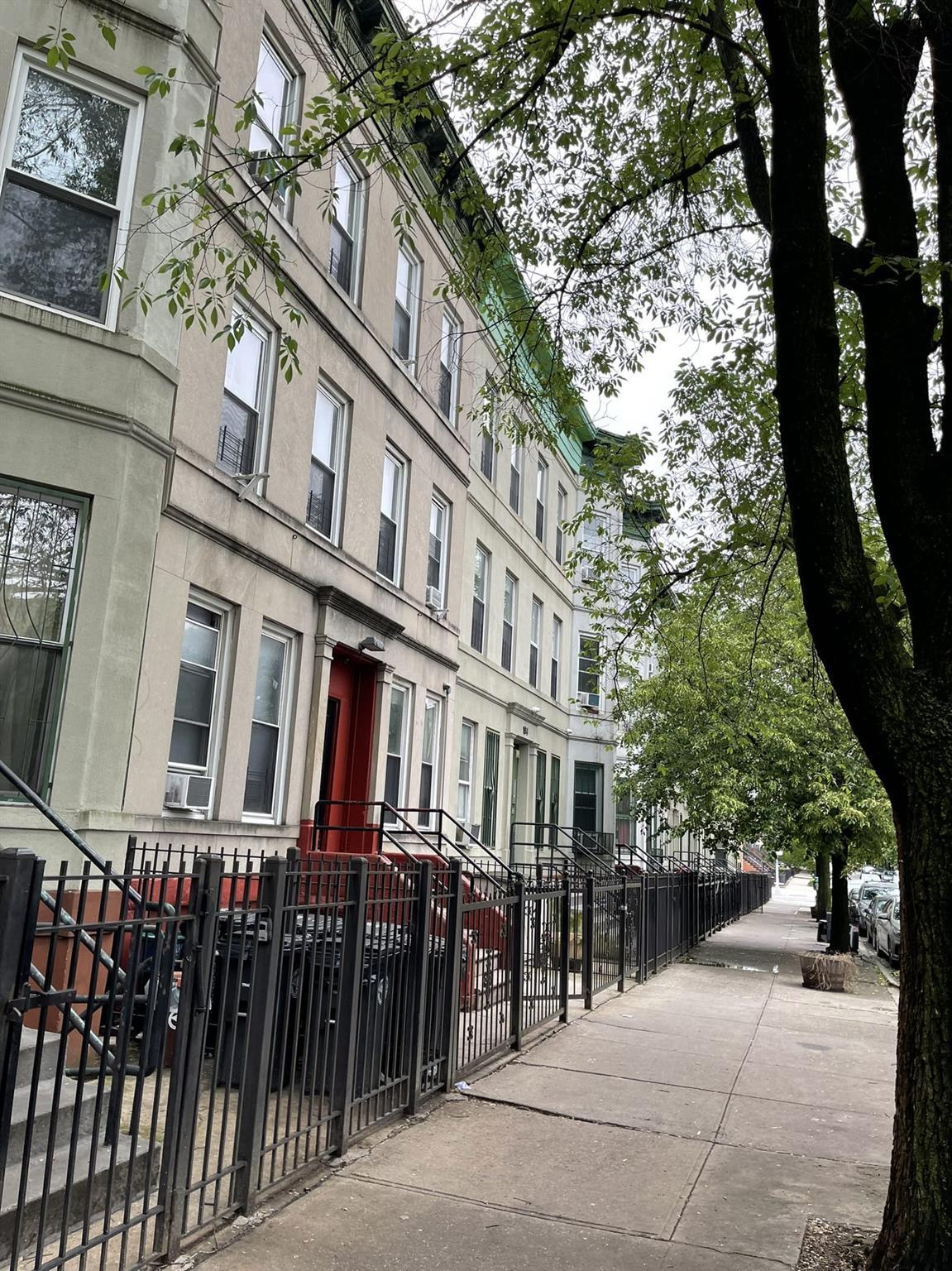 Commercial Sale Hull  Brooklyn, NY 11233, MLS-860461-3