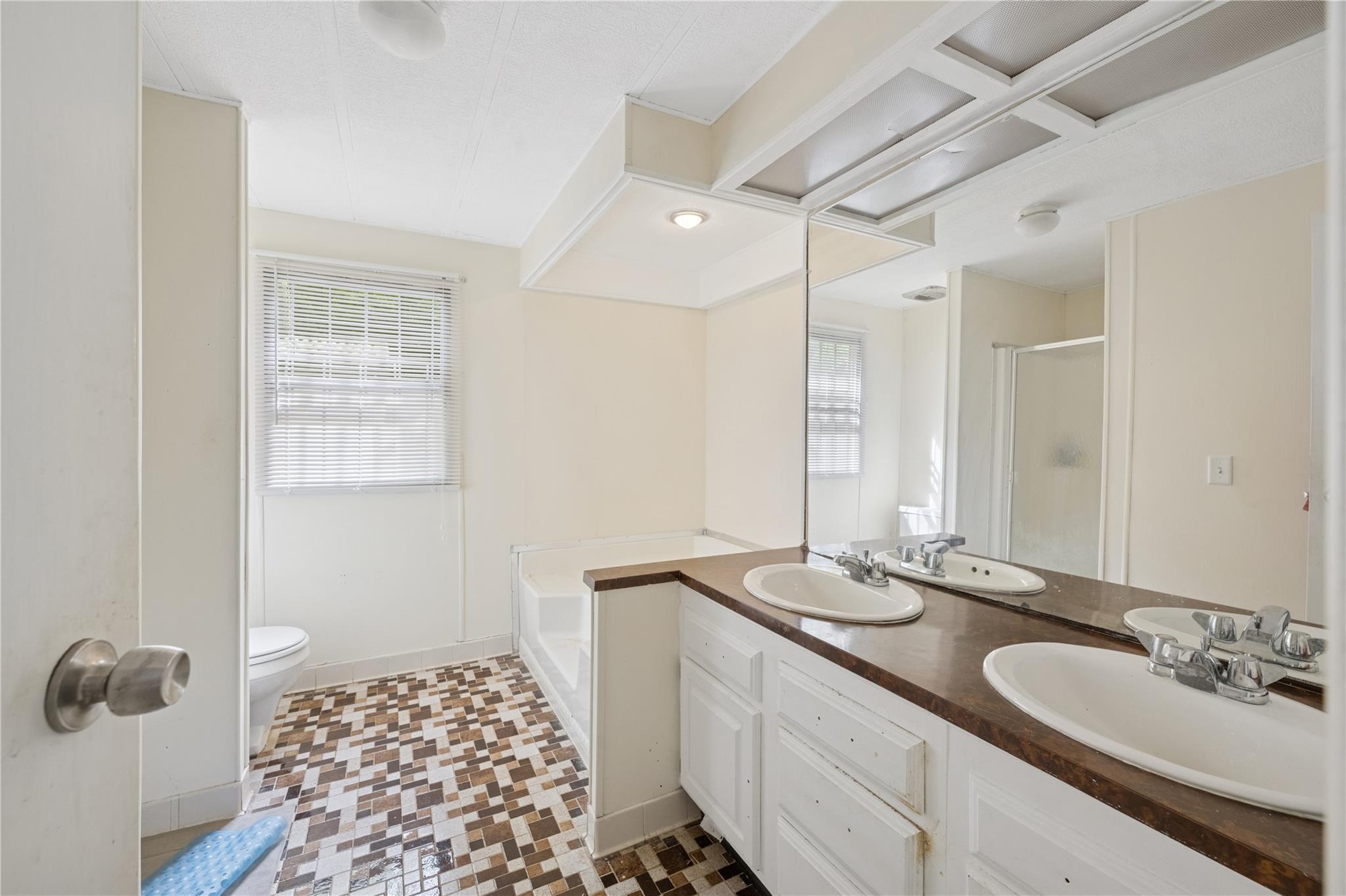 Single Family Riverleigh  Suffolk County, NY 11901, MLS-860464-8