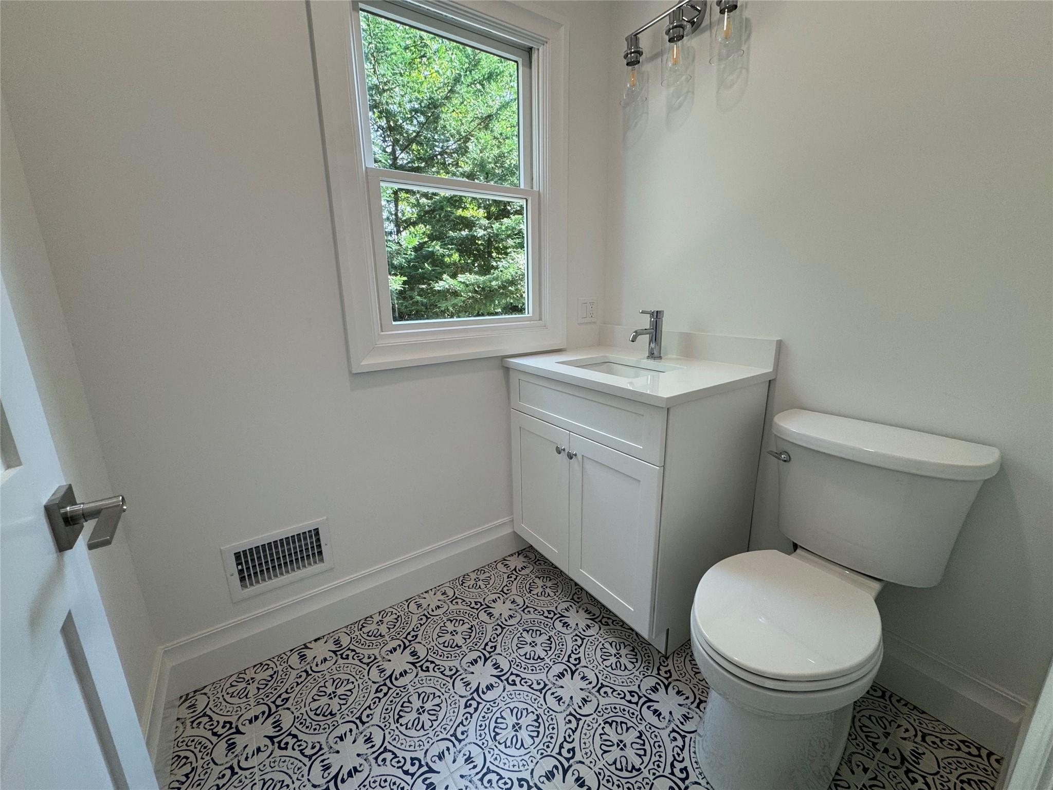 Single Family First  Nassau County, NY 11547, MLS-860475-6
