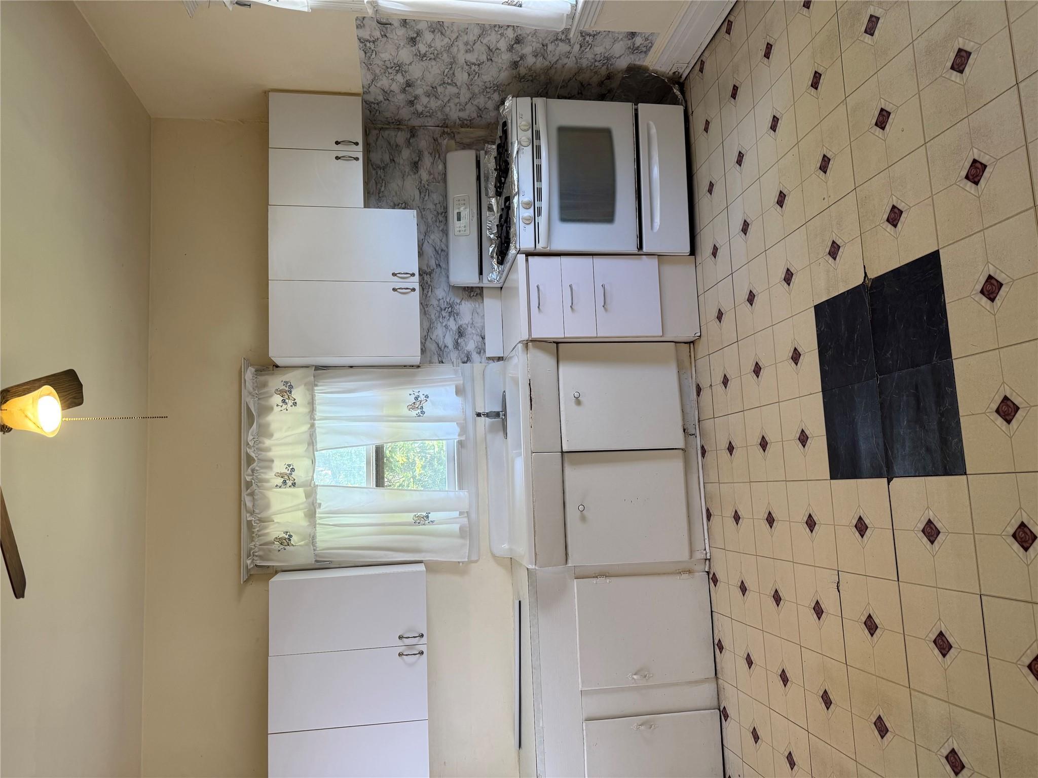 Single Family Hudson  Rockland County, NY 10927, MLS-860478-16