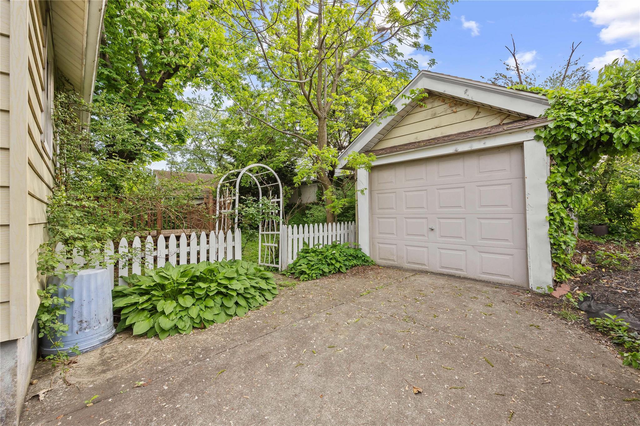 Single Family 161st  Queens, NY 11358, MLS-860482-25