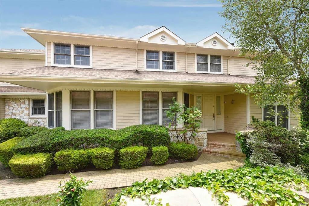 Single Family Baltustrol  Nassau County, NY 11576, MLS-860498-2