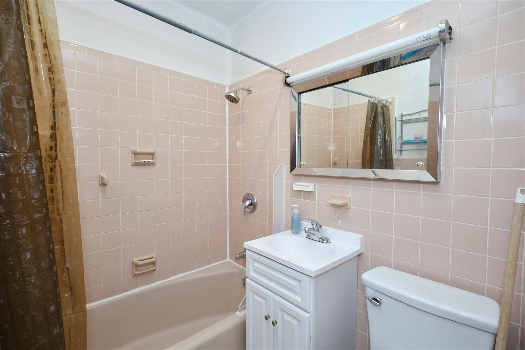 Single Family Hemlock  Brooklyn, NY 11208, MLS-860503-17