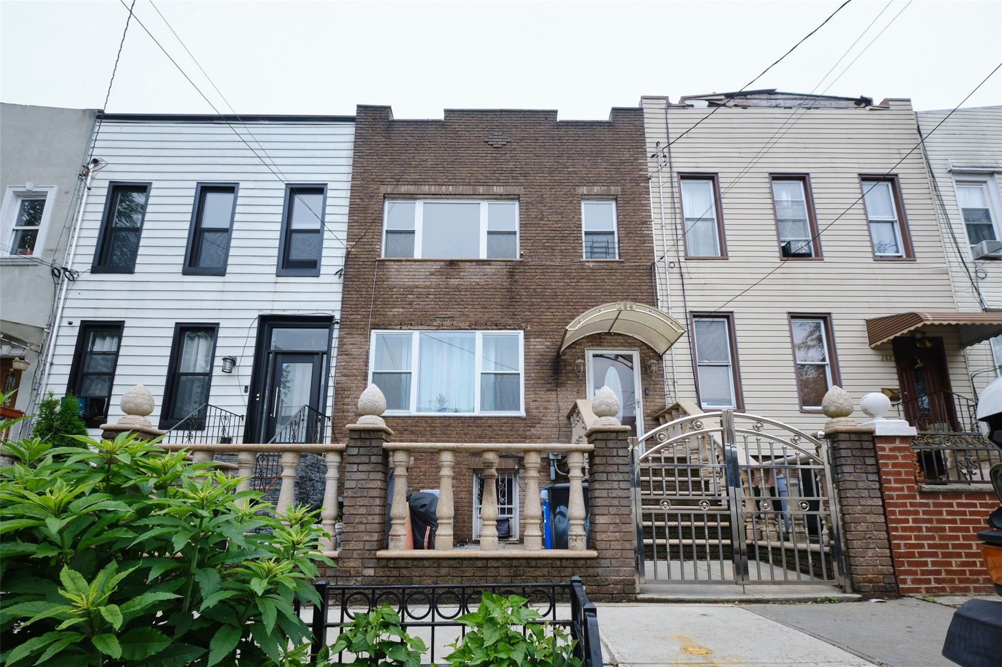Single Family Hemlock  Brooklyn, NY 11208, MLS-860503-2