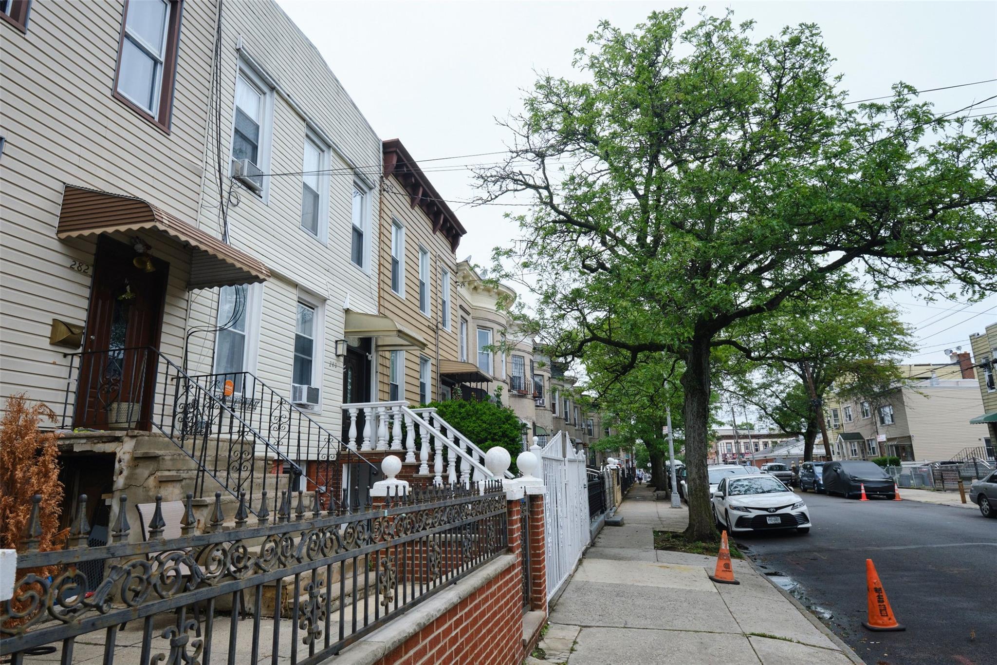 Single Family Hemlock  Brooklyn, NY 11208, MLS-860503-21