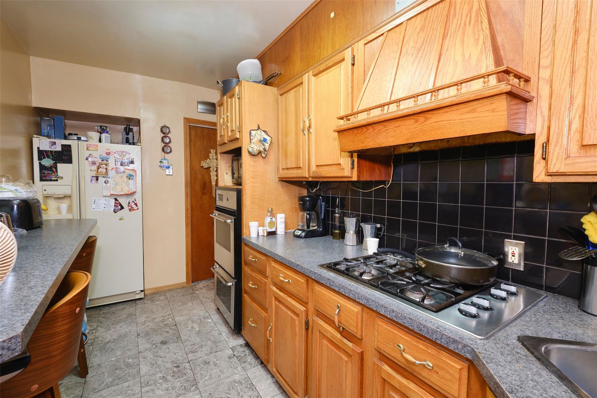 Single Family Hemlock  Brooklyn, NY 11208, MLS-860503-7