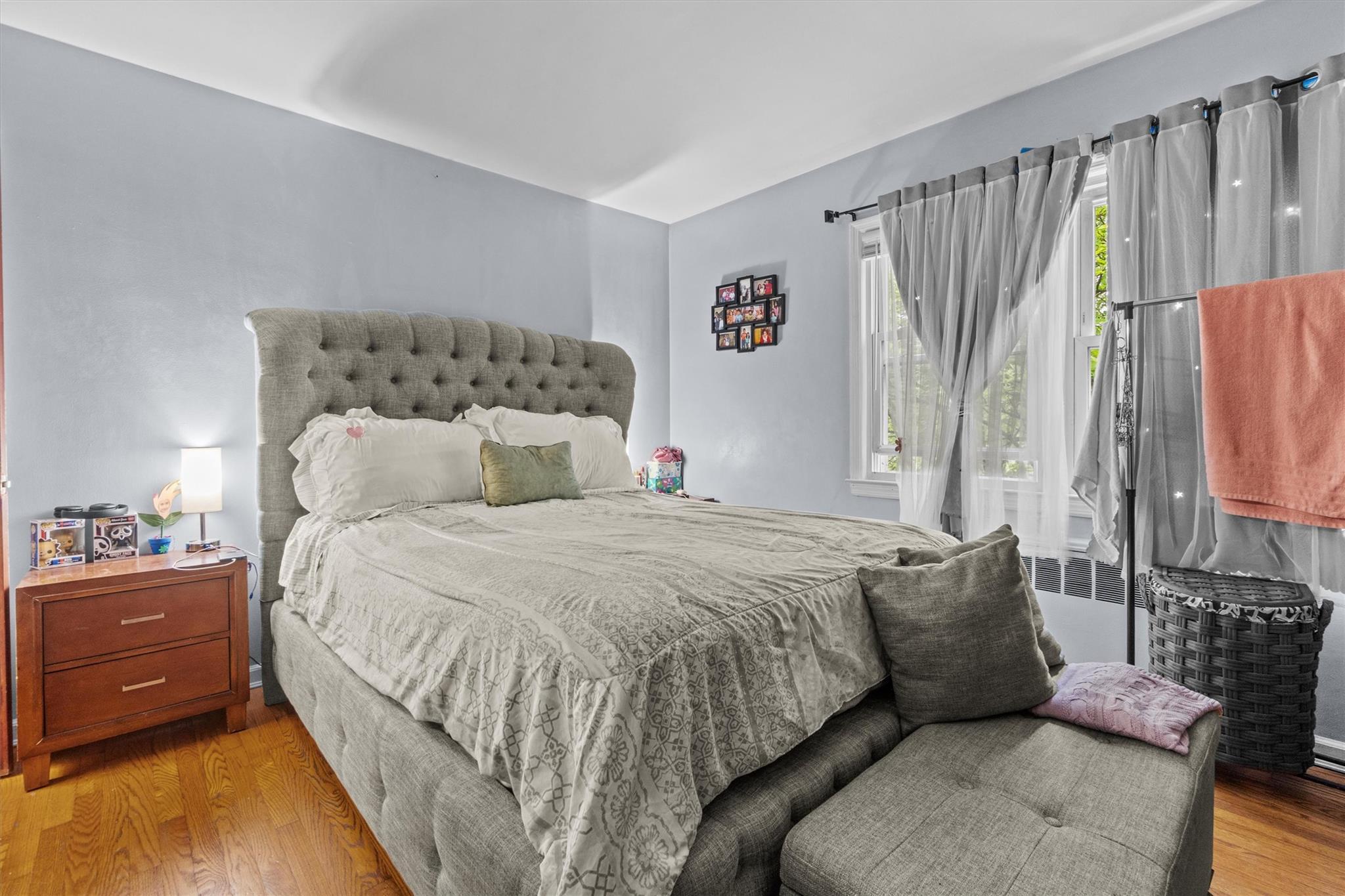 Single Family Harrison  Westchester County, NY 10705, MLS-860509-10