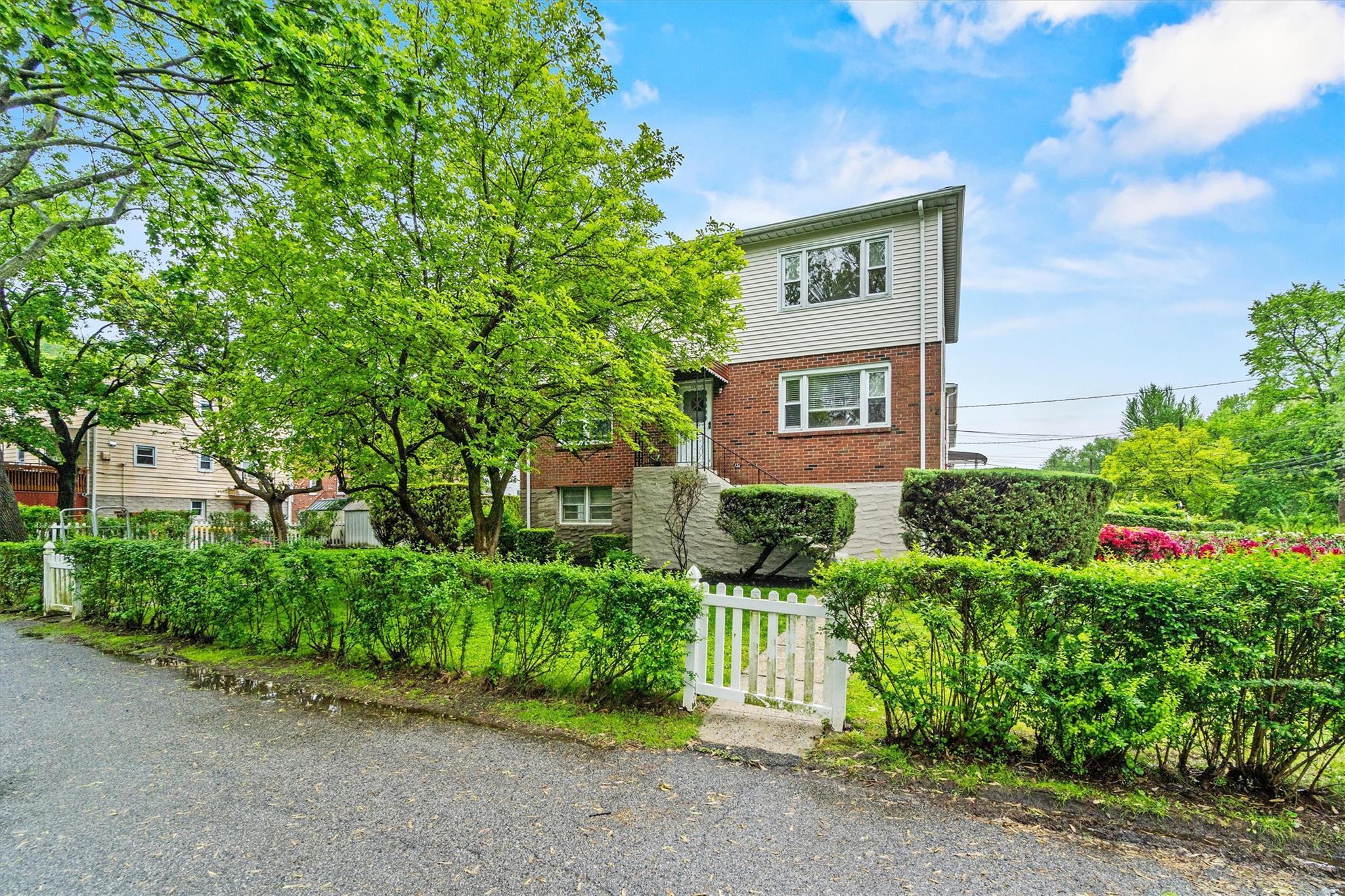 Single Family Harrison  Westchester County, NY 10705, MLS-860509-2